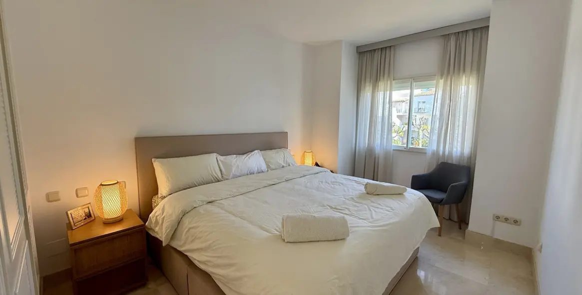 Short-term rent of penthouse in Estepona 15