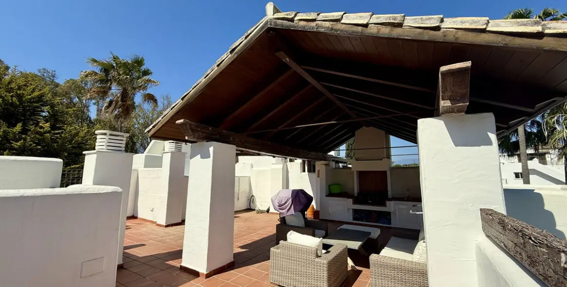 Short-term rent of penthouse in Estepona 21