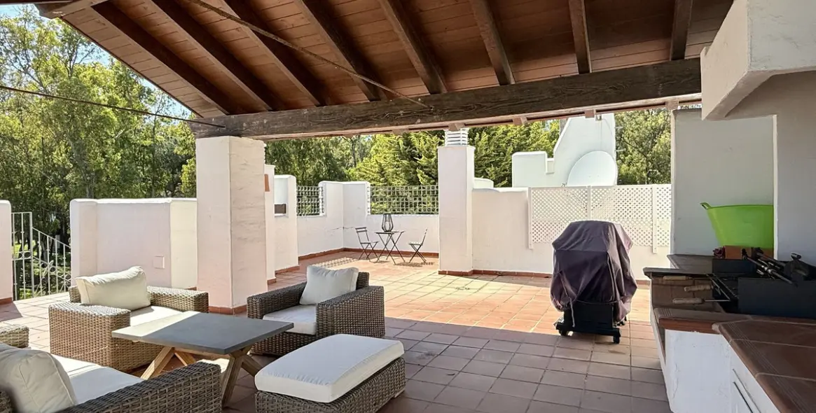 Short-term rent of penthouse in Estepona 22