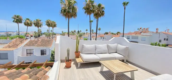 Alquiler a largo plazo de villa independiente en Estepona 1