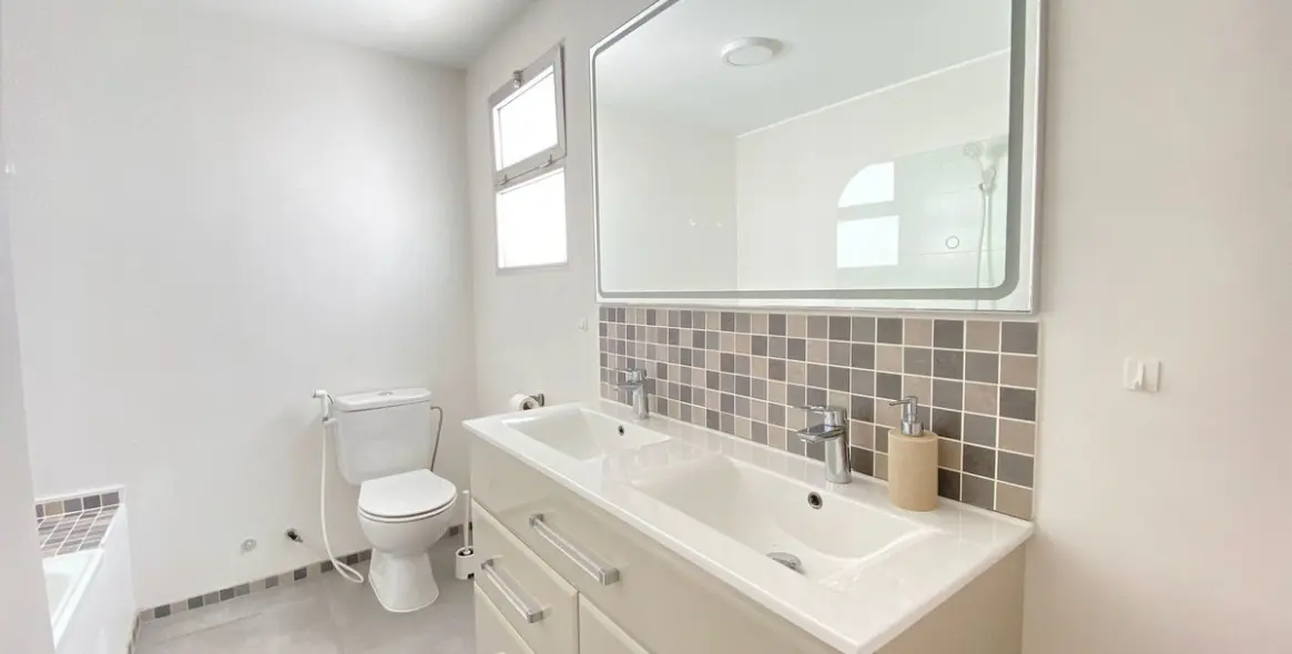 Alquiler a largo plazo de villa independiente en Estepona 11