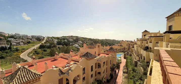 Продажа пентхауса в Estepona 0