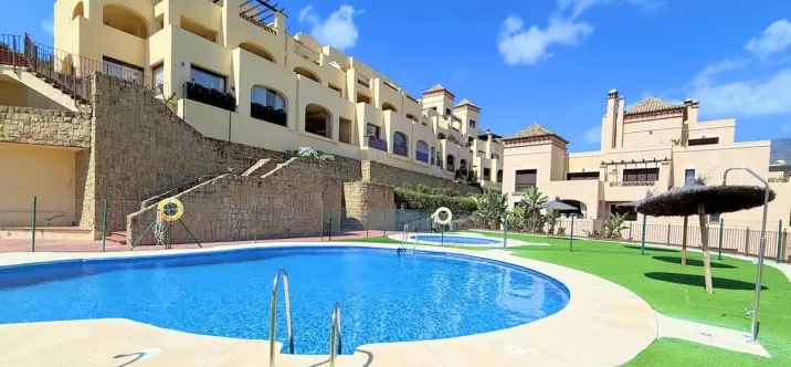 Продажа пентхауса в Estepona 1