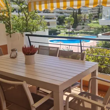 Продажа апартаментов на среднем этаже в Marbella