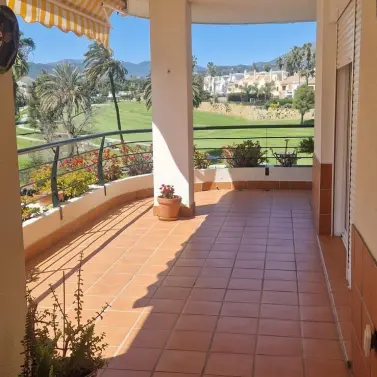 Продажа апартаментов на среднем этаже в Marbella