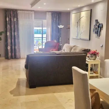 Продажа апартаментов на среднем этаже в Marbella