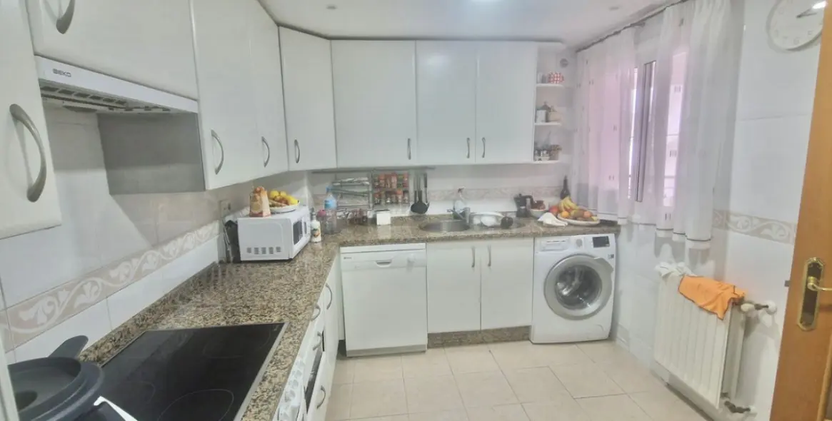 Venta de apartamento en planta media en Marbella 6