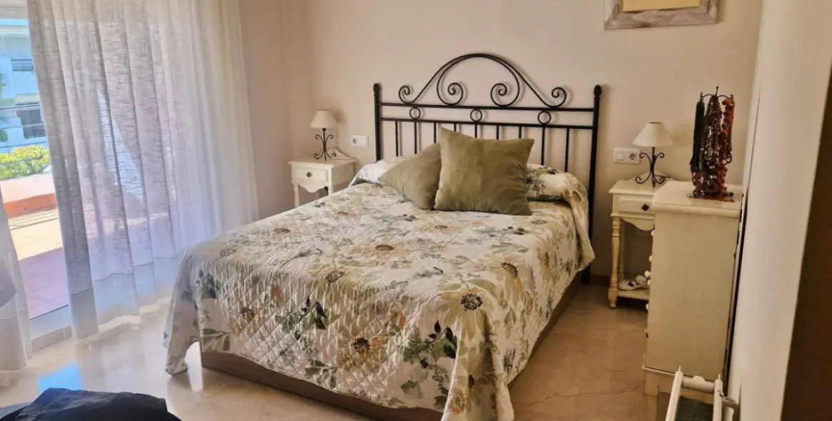 Venta de apartamento en planta media en Marbella 7