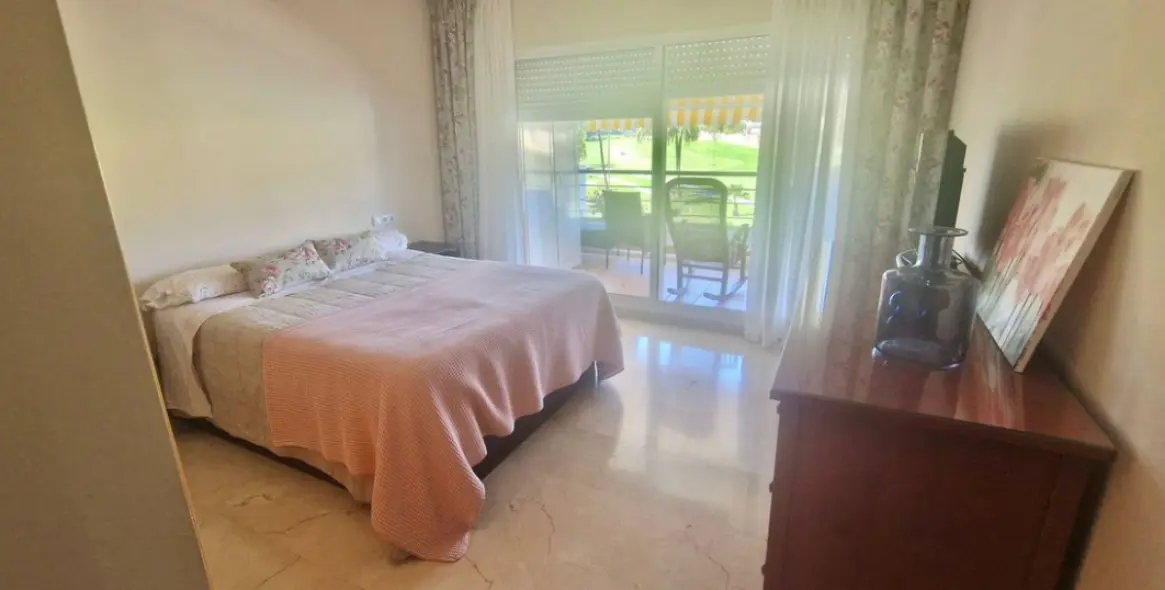 Venta de apartamento en planta media en Marbella 9