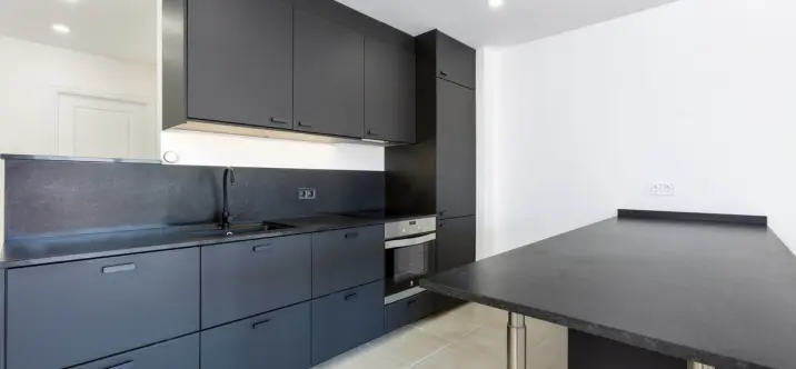 Sale of middle floor apartment in Nueva Andalucía 2