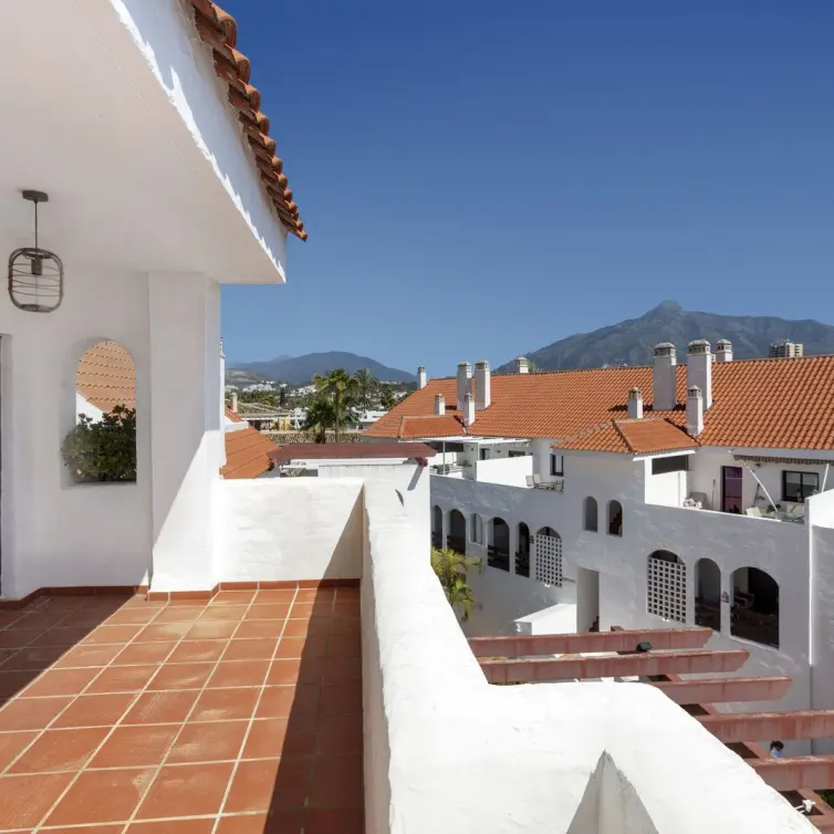 Venta de apartamento en planta media en Nueva Andalucía