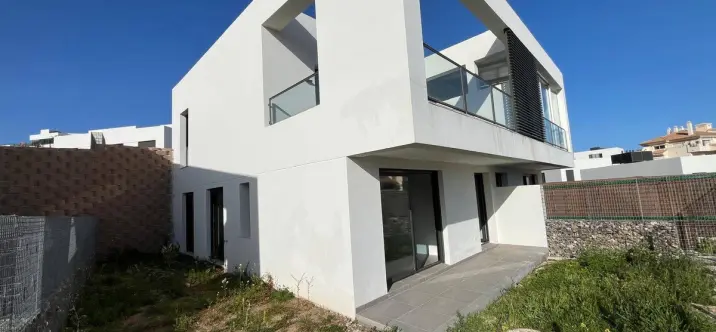 Продажа дома на две семьи в Riviera del Sol 0