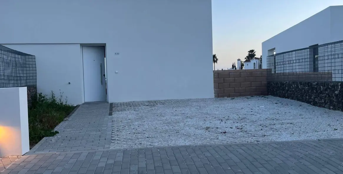 Продажа дома на две семьи в Riviera del Sol 2