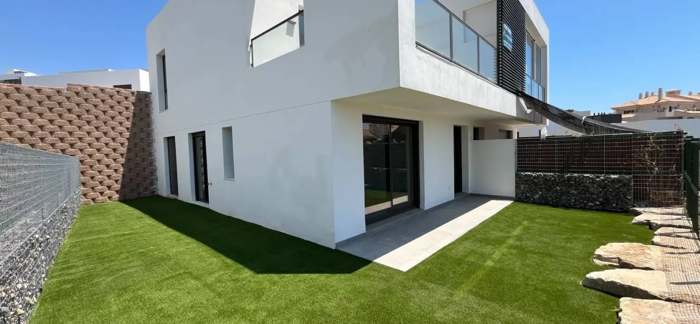 Venta de casa pareada en Riviera del Sol 0