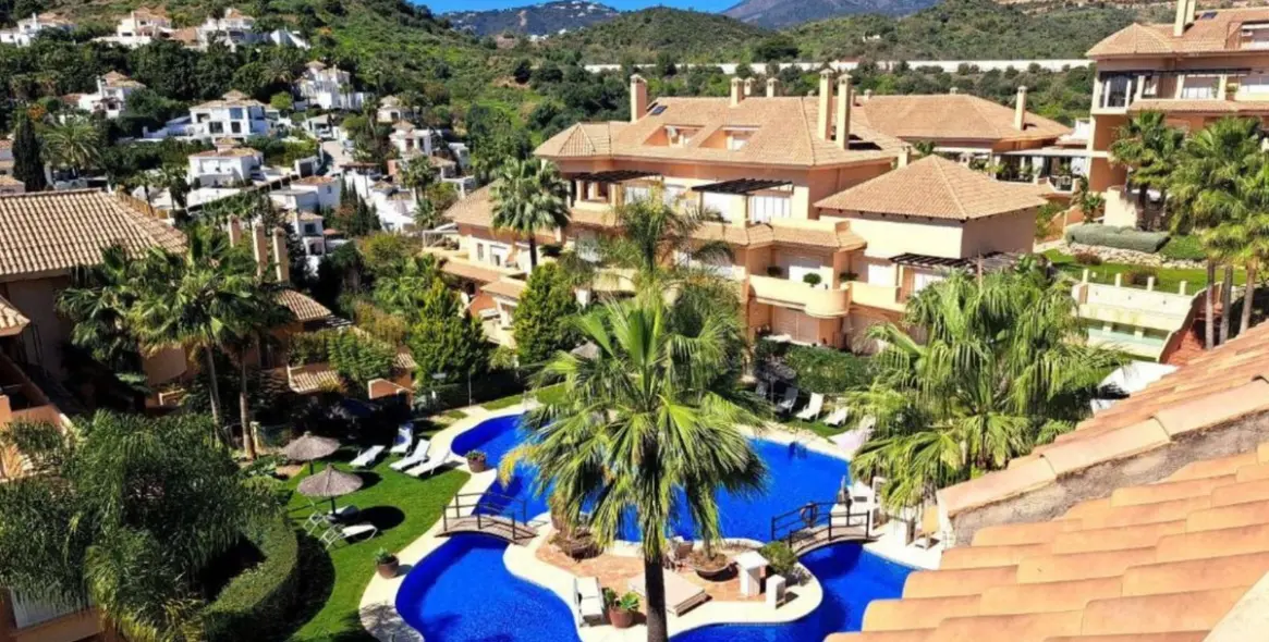 Продажа апартаментов на среднем этаже в Aloha 1