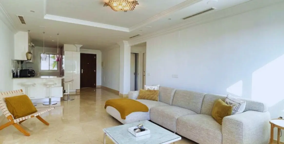 Продажа апартаментов на среднем этаже в Aloha 5