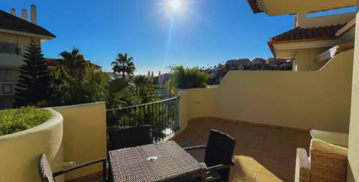 Продажа апартаментов на среднем этаже в Aloha 11