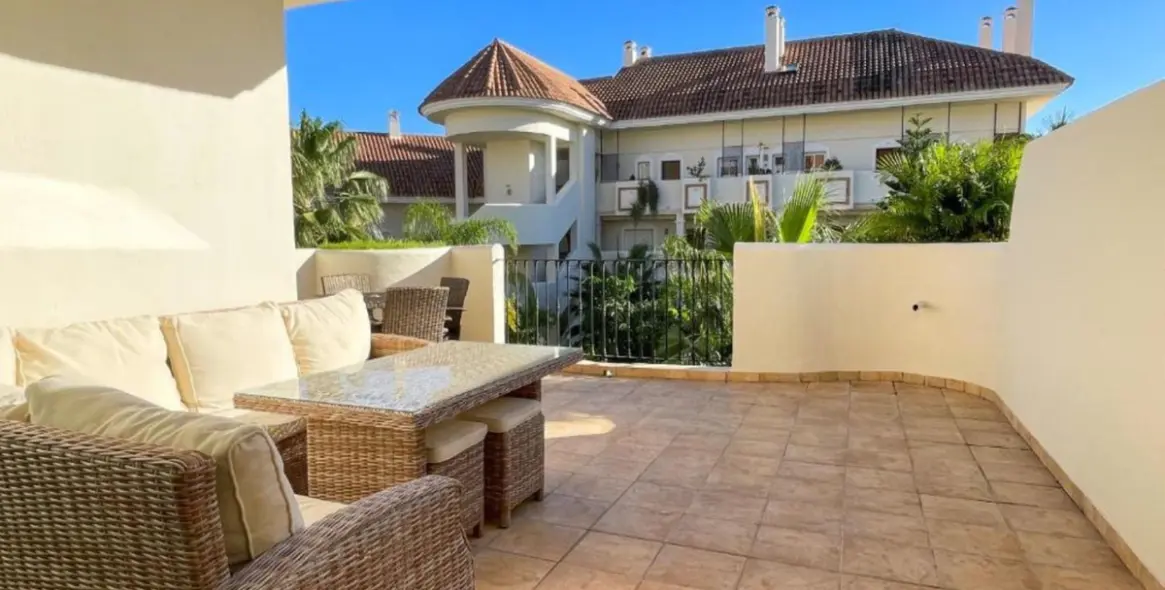 Продажа апартаментов на среднем этаже в Aloha 12