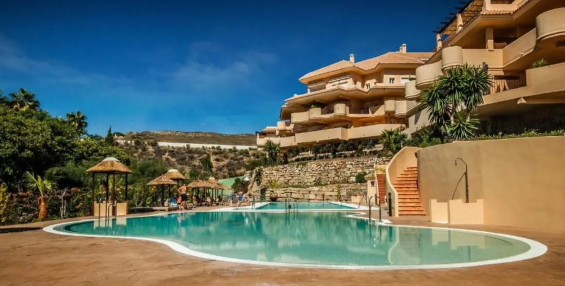 Продажа апартаментов на среднем этаже в Aloha 29