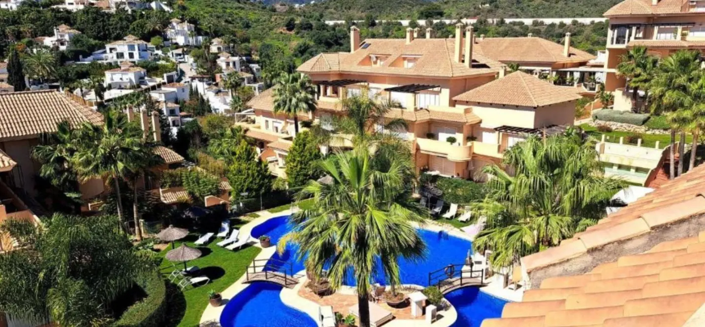 Sale of middle floor apartment in Aloha 0
