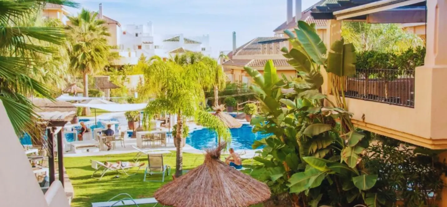 Sale of middle floor apartment in Aloha 1
