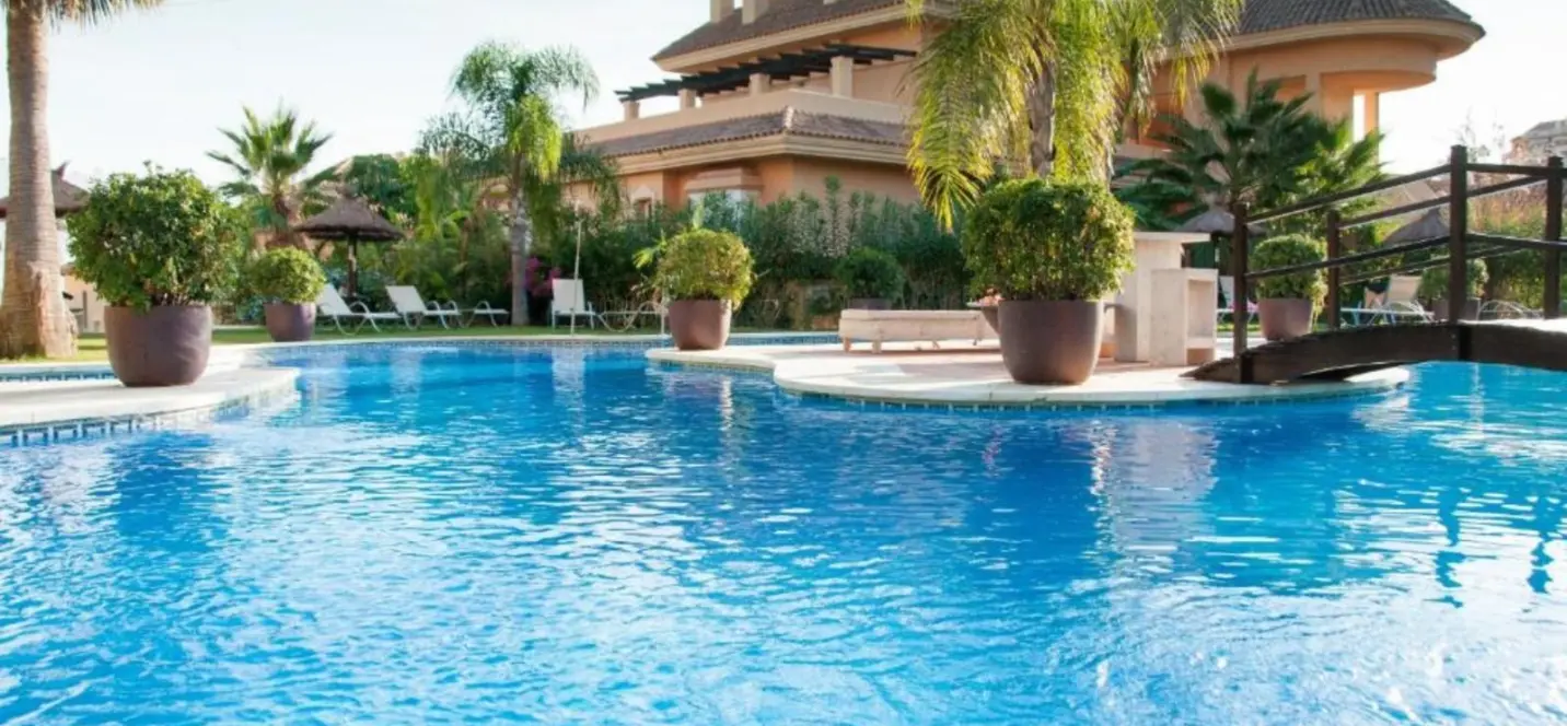 Sale of middle floor apartment in Aloha 2