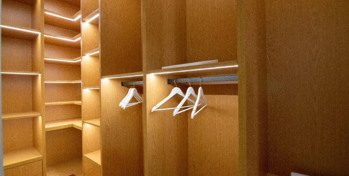 Alquiler a largo plazo de apartamento en planta media en Puerto Banús 9