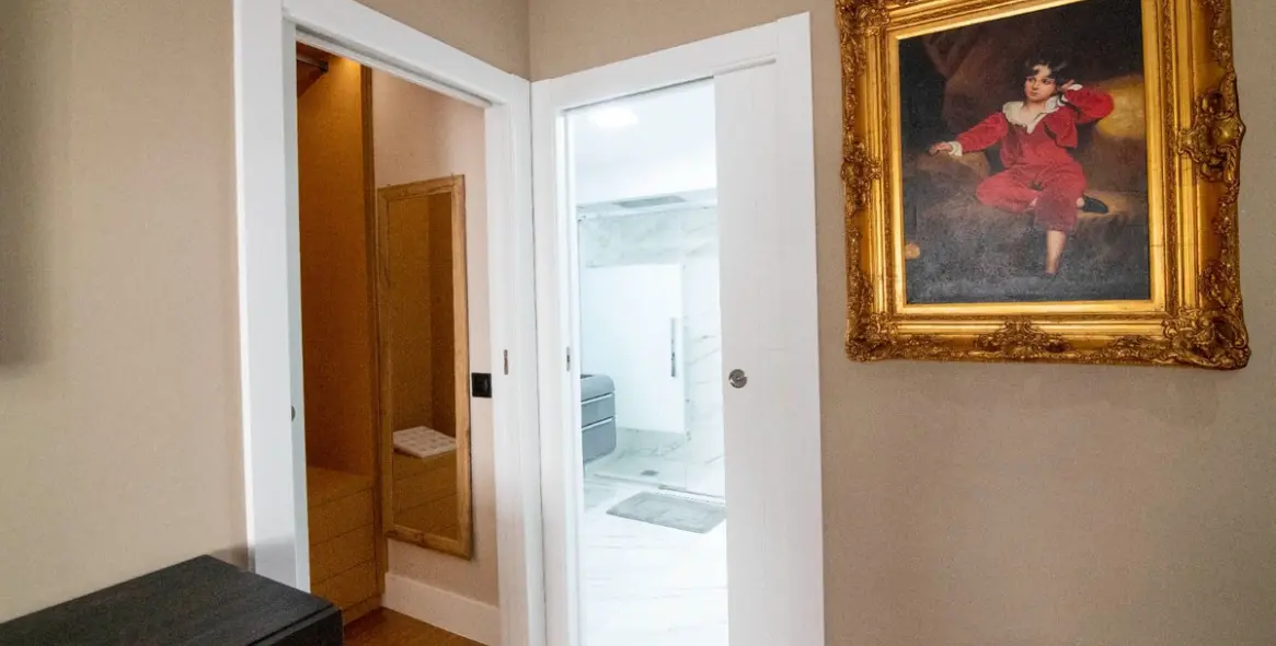 Alquiler a largo plazo de apartamento en planta media en Puerto Banús 11