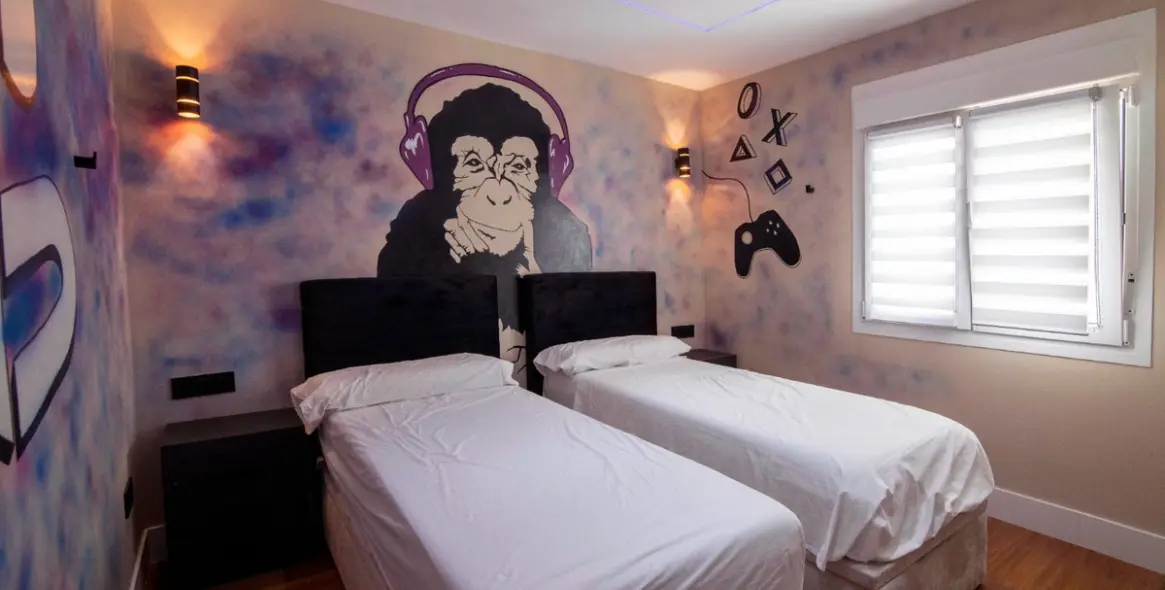 Alquiler a largo plazo de apartamento en planta media en Puerto Banús 13