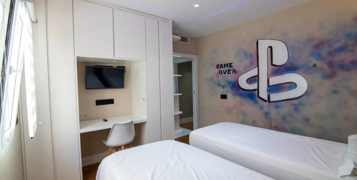 Alquiler a largo plazo de apartamento en planta media en Puerto Banús 14