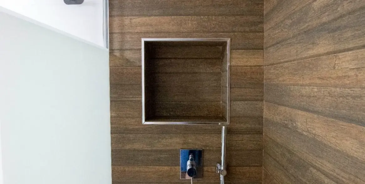 Alquiler a largo plazo de apartamento en planta media en Puerto Banús 16