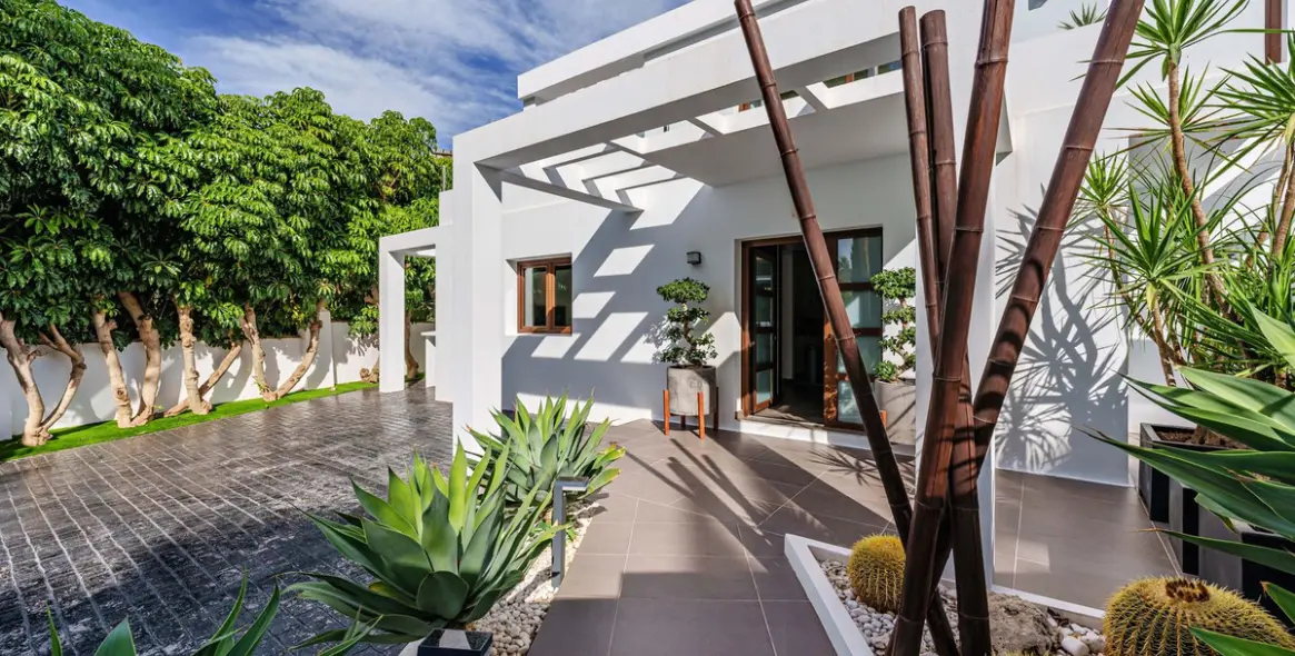 Продажа  отдельно стоящей виллы в Marbella 1