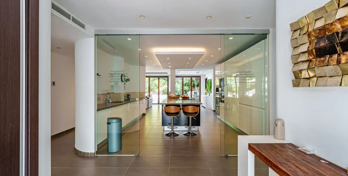 Продажа  отдельно стоящей виллы в Marbella 10