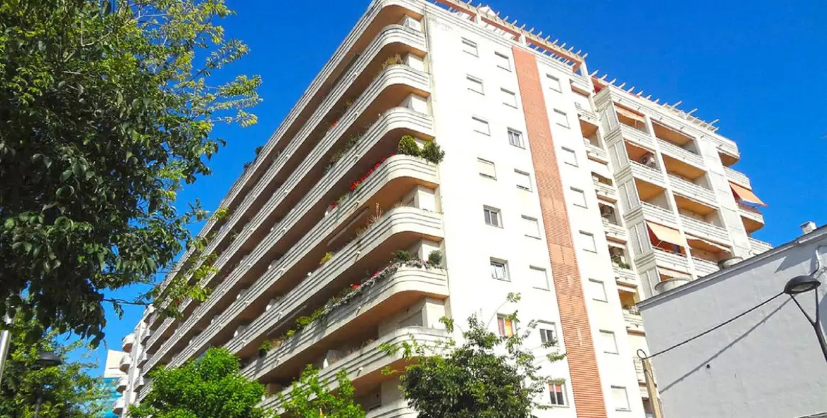 Долгосрочная аренда апартаментов на среднем этаже в Marbella 1