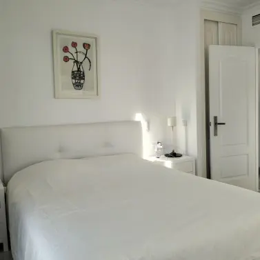 Долгосрочная аренда апартаментов на среднем этаже в Marbella