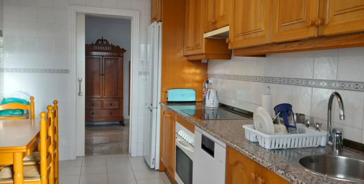 Долгосрочная аренда апартаментов на среднем этаже в Marbella 17