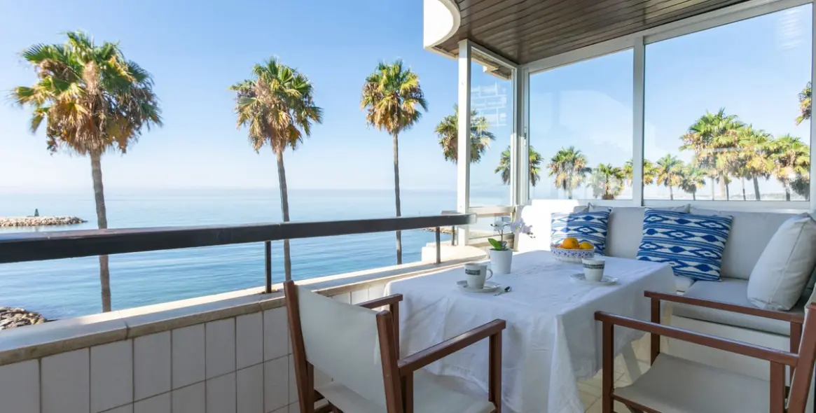 Долгосрочная аренда апартаментов на среднем этаже в Marbella 2