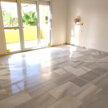 Долгосрочная аренда дома на две семьи в Guadalmina Baja