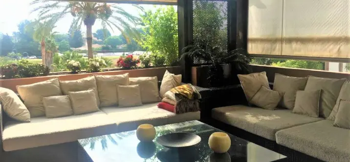Alquiler a largo plazo de ático en Puerto Banús 0