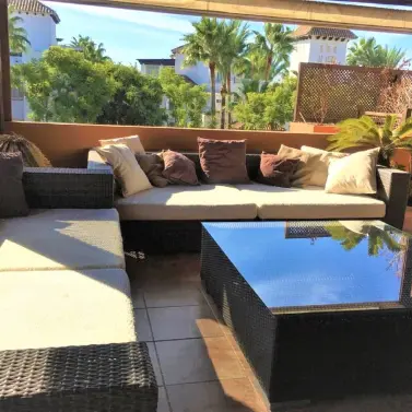 Alquiler a largo plazo de ático en Puerto Banús