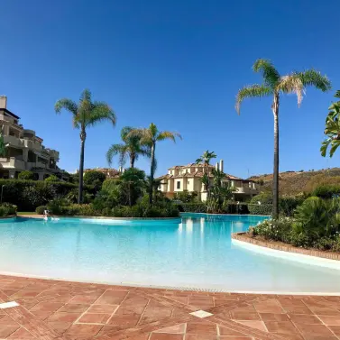 Alquiler a largo plazo de ático en Benahavís