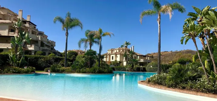 Alquiler a largo plazo de ático en Benahavís 0