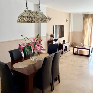 Venta de apartamento en planta media en Calahonda