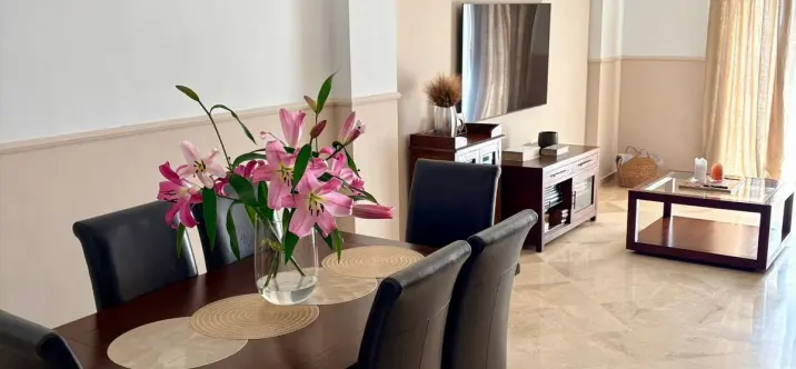 Venta de apartamento en planta media en Calahonda 1