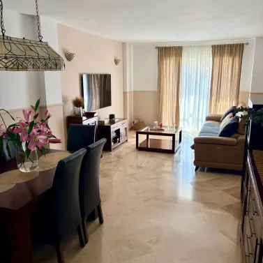 Venta de apartamento en planta media en Calahonda