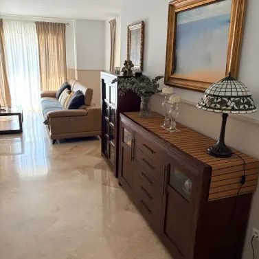 Venta de apartamento en planta media en Calahonda