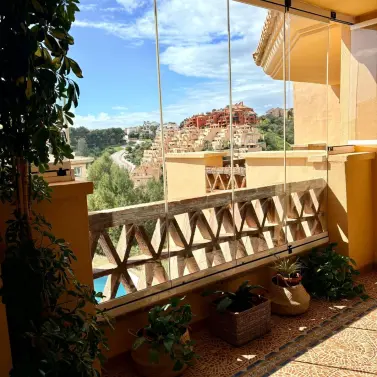 Venta de apartamento en planta media en Calahonda