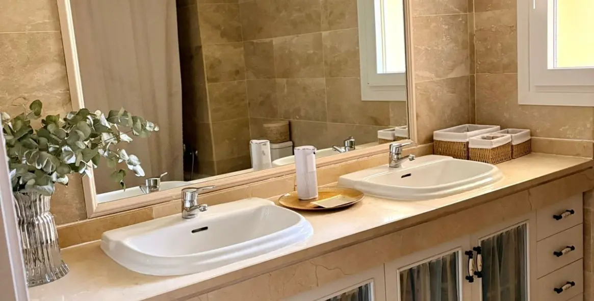 Продажа апартаментов на среднем этаже в Calahonda 14