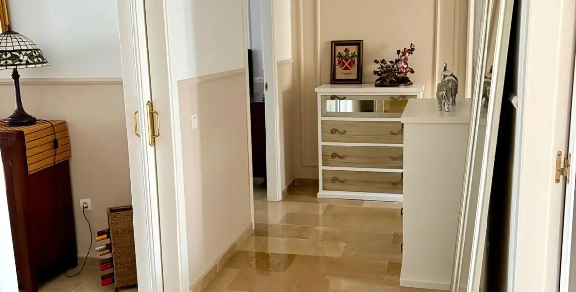 Продажа апартаментов на среднем этаже в Calahonda 16