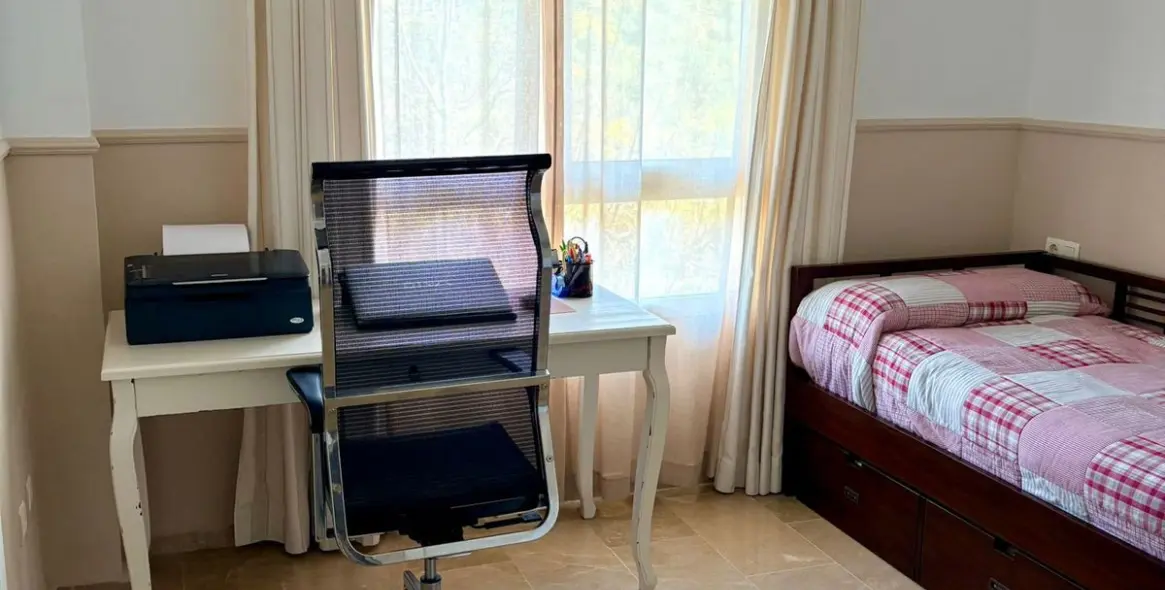 Продажа апартаментов на среднем этаже в Calahonda 17